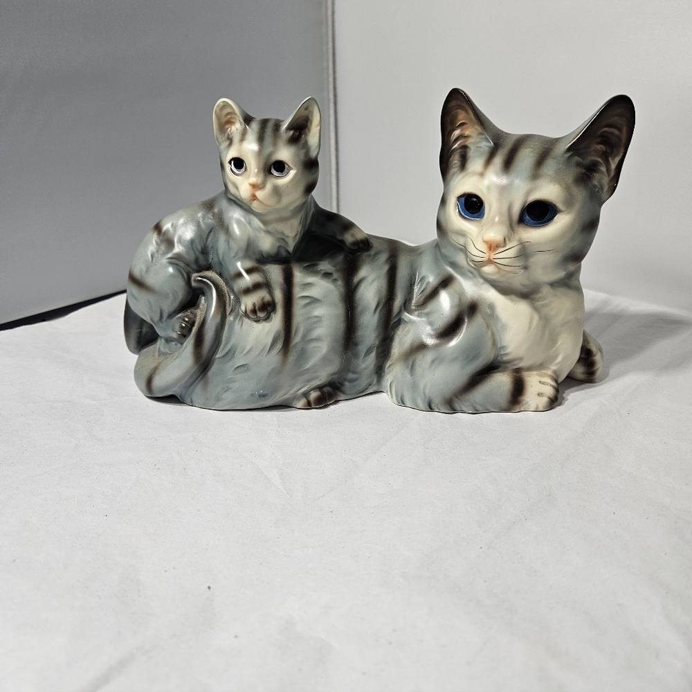 Vintage MCM Gray Ceramic Momma Cat & Kitten Baby Figurine Statue - Picture 2 of 12